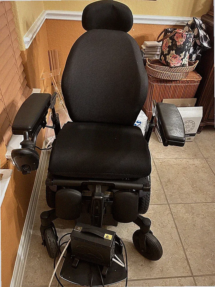 Pulse 6 Electric Chair